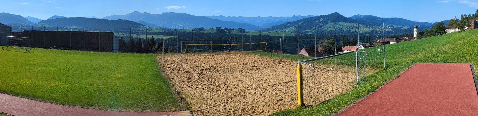 Sportplatz_Pano_klein